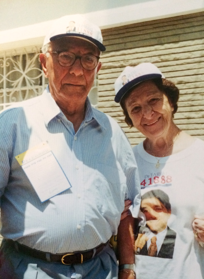 EM FAMÍLIA - Michel e Irene Farhat no dia da primeira eleição do filho Foto: Arquivo pessoal