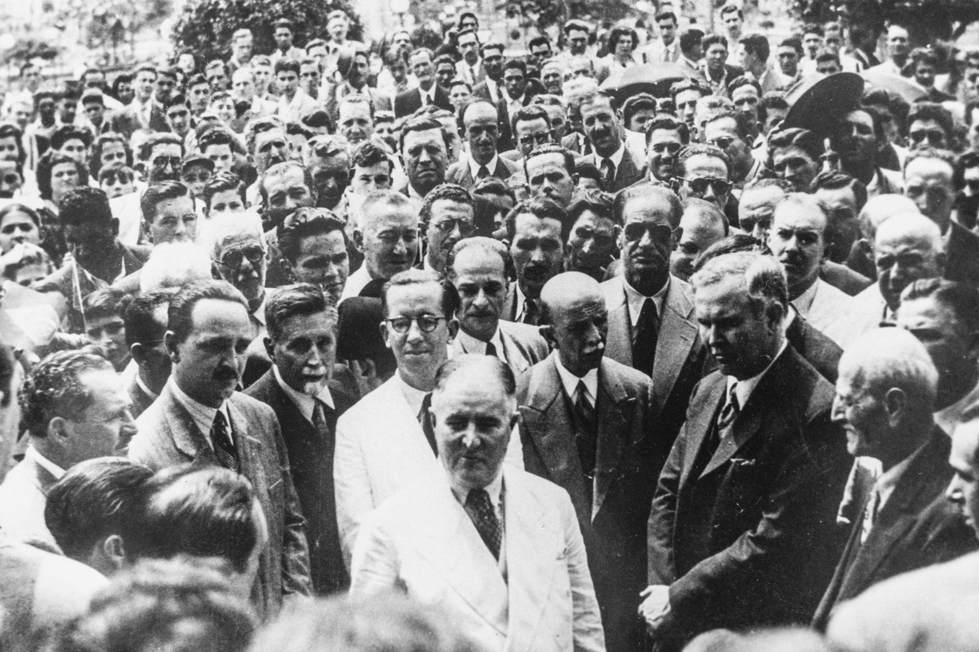 Segundo o neto Luiz Antônio, o avô gostava de estar no meio do povo: “No bonde, todo mundo falava com ele e a casa na Vila Mariana era cheia de gente”