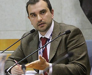 Contratação de auditores é contestada durante audiência sobre o orçamento